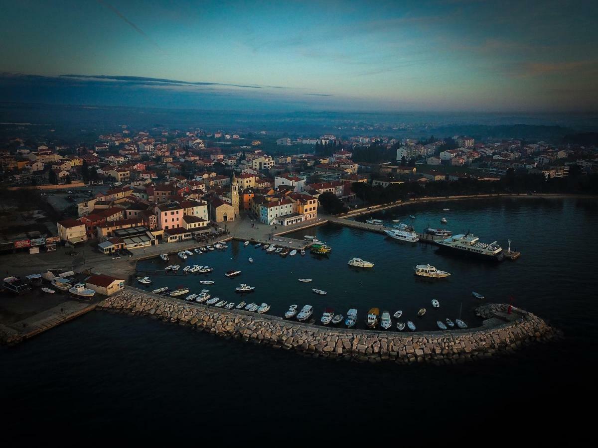 Adriatic Apartments Fažana エクステリア 写真